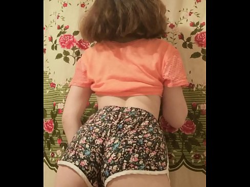 ❤️ Seksi mlada bejba se pred kamero sleče s kratkih hlač ️ Seks pri nas ﹏