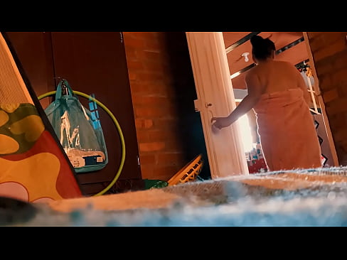 ❤️ Moj stric mi sledi v tuš kabino in me jebe, medtem ko se tuširam. ️  Seks pri nas ﹏