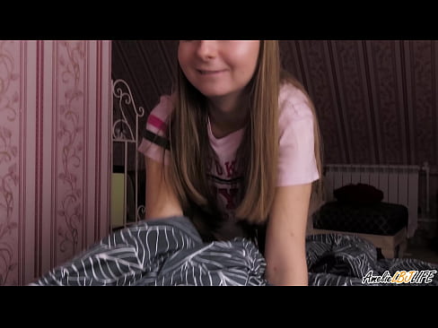 ❤️ Blondinka globoko sesa svojega prijatelja in dobi spermo v usta ️  Seks pri nas ﹏