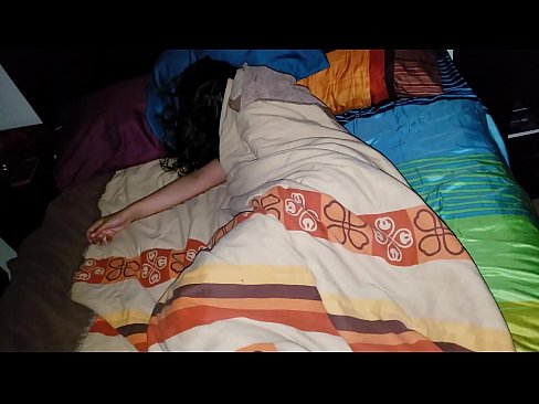 ❤️ Stepson berači svojo mlado mačeho, medtem ko ona spi. ️ Seks pri nas ﹏