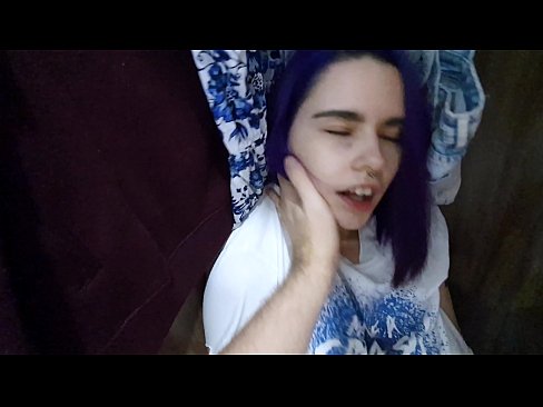 ❤️ Našel sem svojo sestro v omari in ji pomagal narediti ️ Seks pri nas ﹏